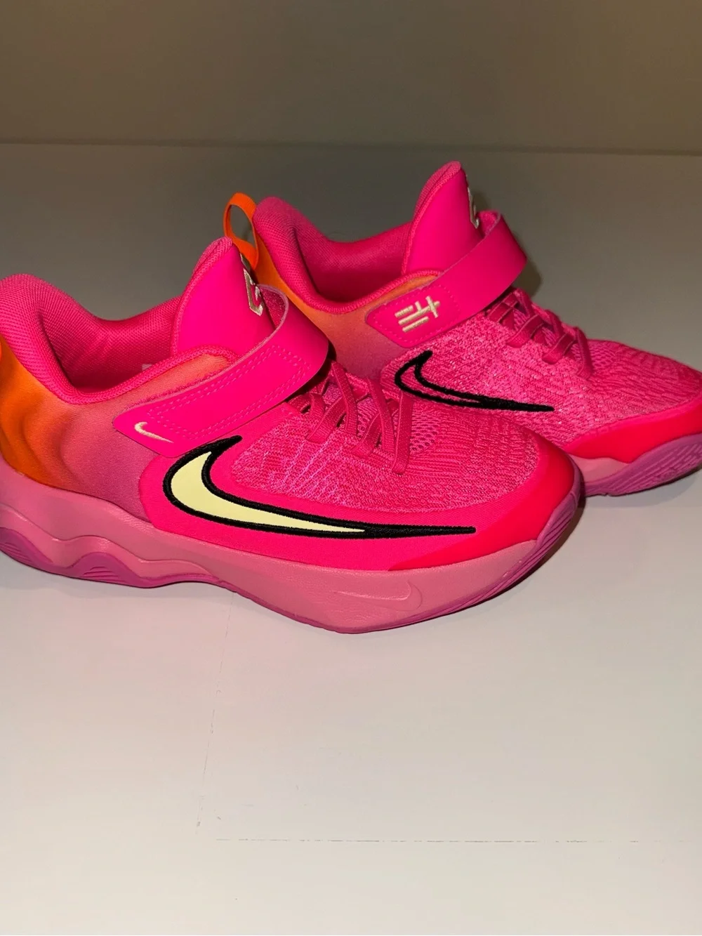 Nike Kids' Preschool Immortality 4 Basketball Shoes 2.5Y